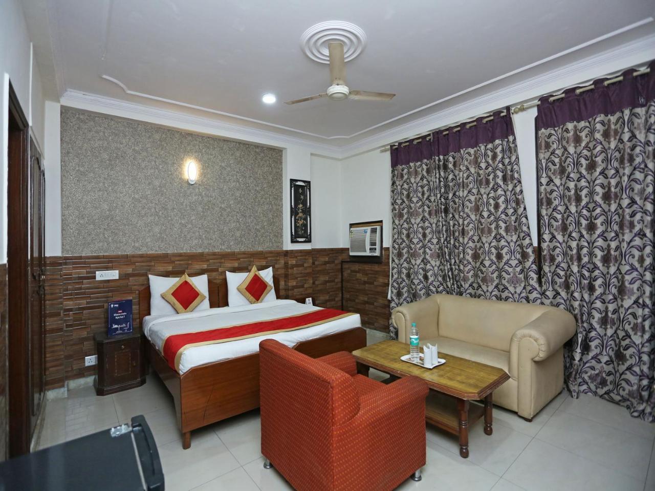 Oyo 472 Hotel Sareen New Delhi Bagian luar foto