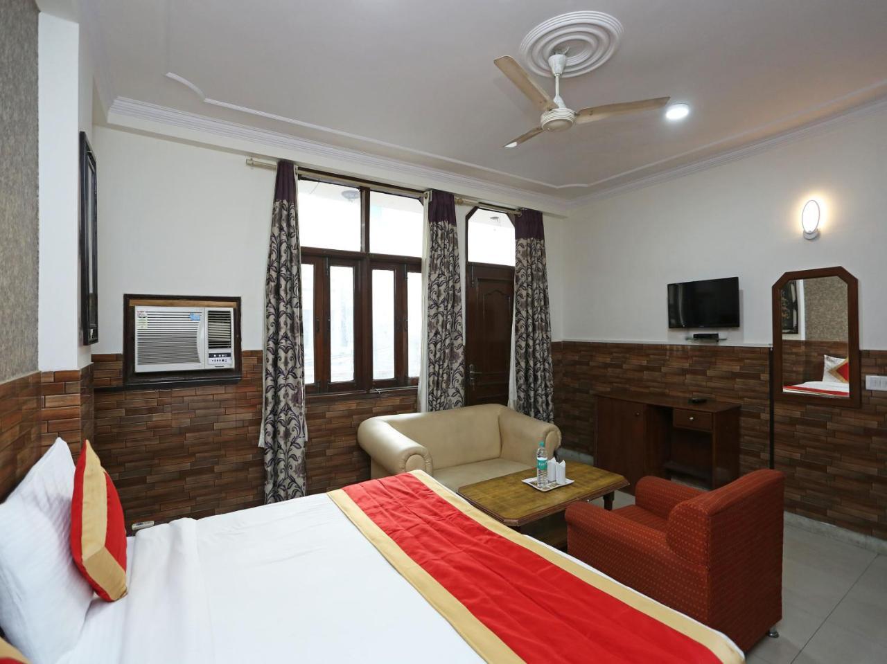 Oyo 472 Hotel Sareen New Delhi Bagian luar foto