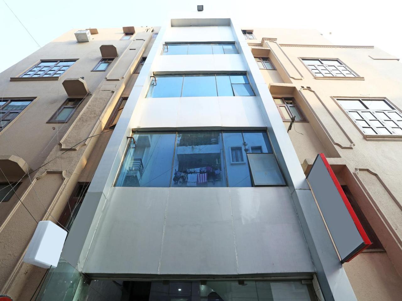 Oyo 472 Hotel Sareen New Delhi Bagian luar foto