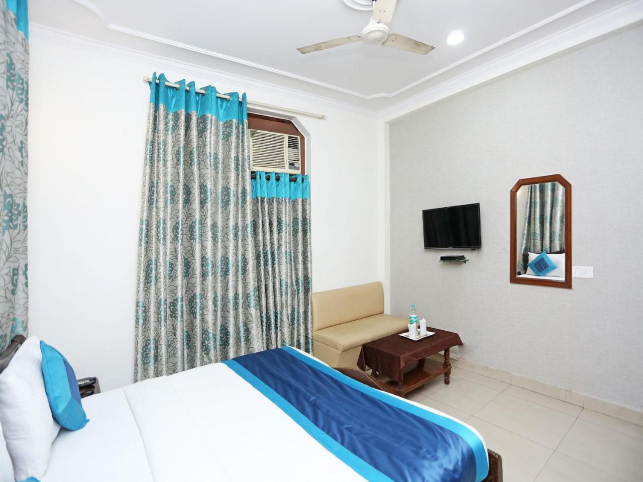 Oyo 472 Hotel Sareen New Delhi Bagian luar foto