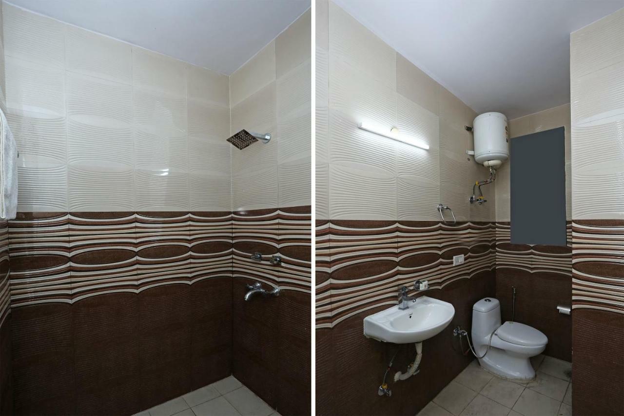 Oyo 472 Hotel Sareen New Delhi Bagian luar foto