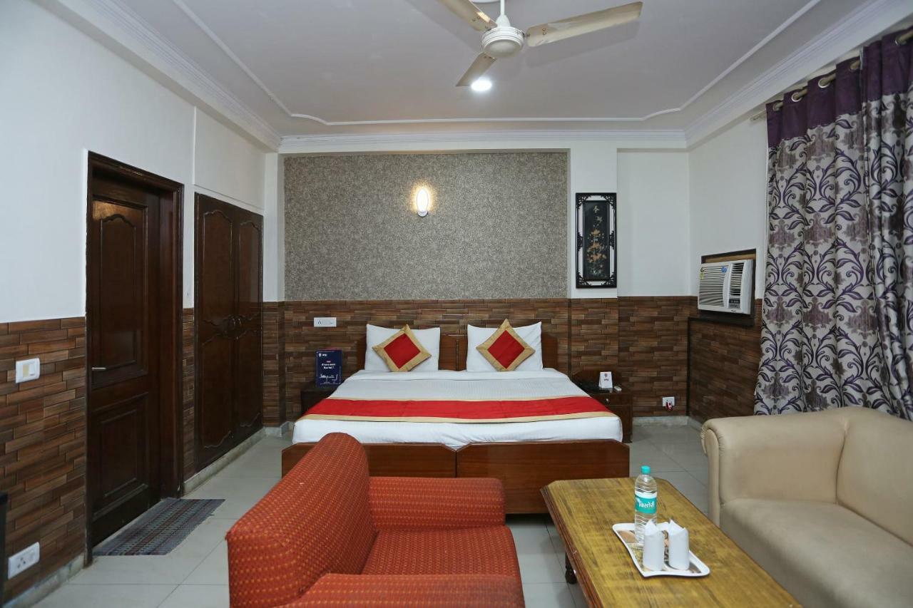 Oyo 472 Hotel Sareen New Delhi Bagian luar foto